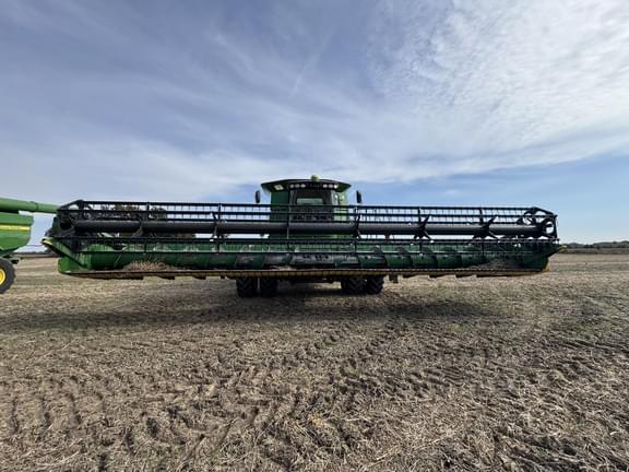 Image of John Deere 635F equipment image 1