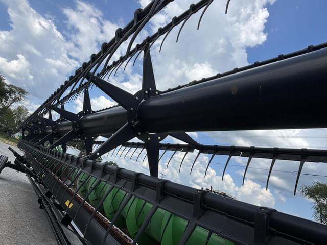 Image of John Deere 635F equipment image 4