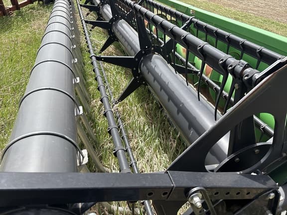 Image of John Deere 635F equipment image 4