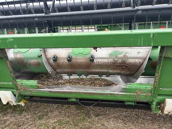 Image of John Deere 635F equipment image 4