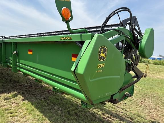 Image of John Deere 635F equipment image 3
