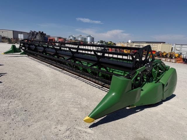 Image of John Deere 635F equipment image 1