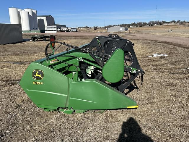 Image of John Deere 635F equipment image 3