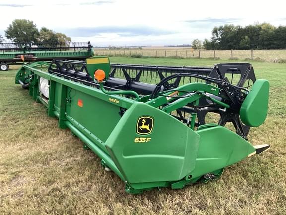 Image of John Deere 635F equipment image 2