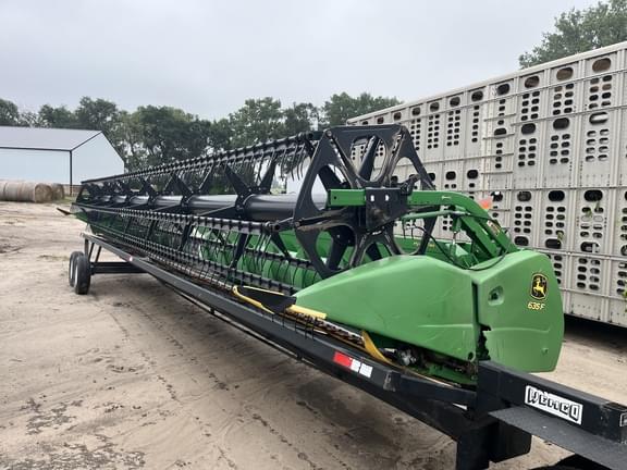 Image of John Deere 635F equipment image 1