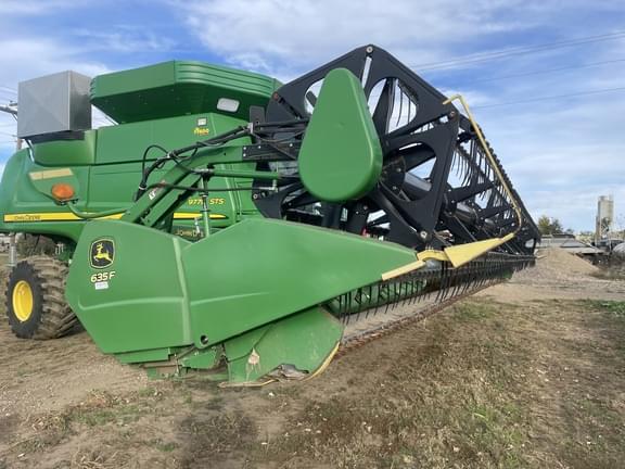 Image of John Deere 635F equipment image 1