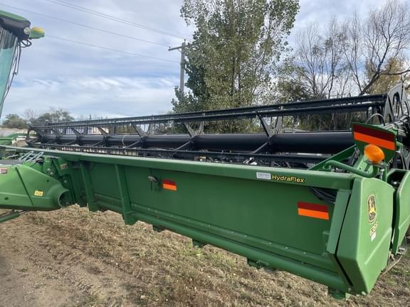 Image of John Deere 635F equipment image 3