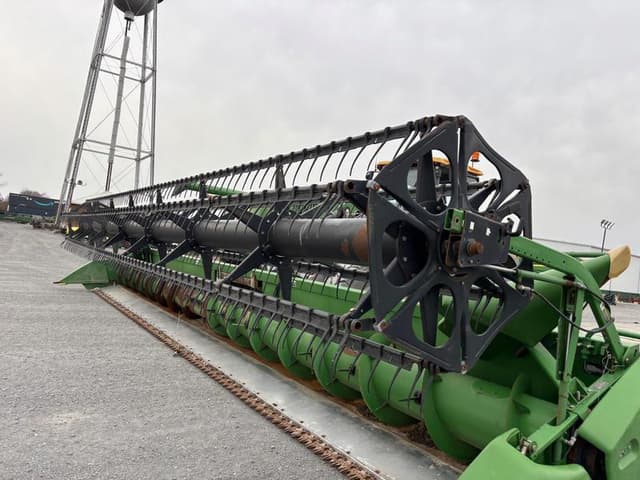 Image of John Deere 635F equipment image 4