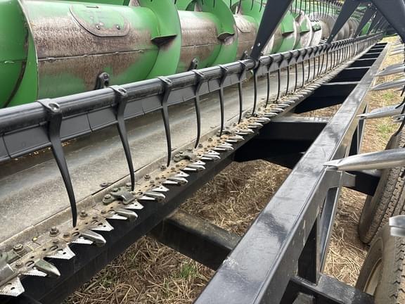 Image of John Deere 635F equipment image 4