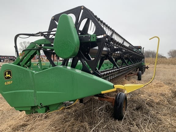 Main image John Deere 635F