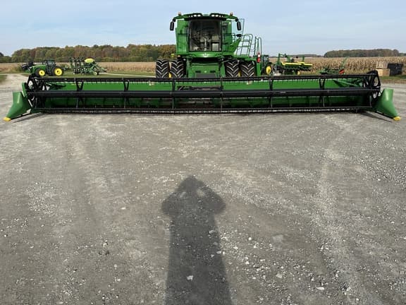 Image of John Deere 635F equipment image 4