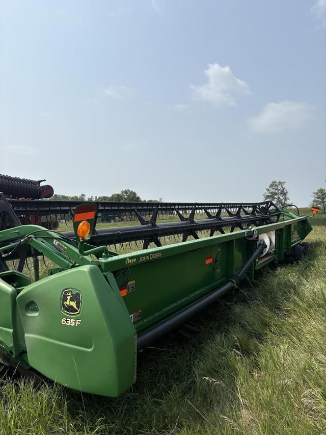 Image of John Deere 635F equipment image 2