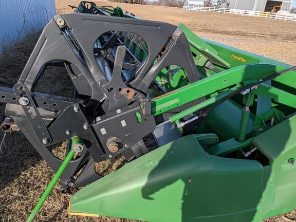 Image of John Deere 635F equipment image 3