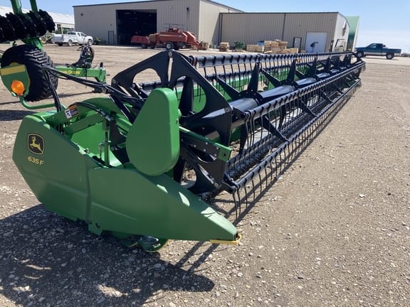 Main image John Deere 635F