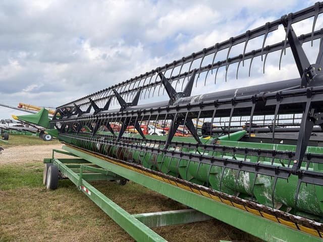 Image of John Deere 635F equipment image 4