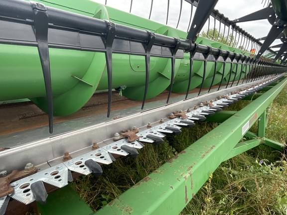 Image of John Deere 635F equipment image 2