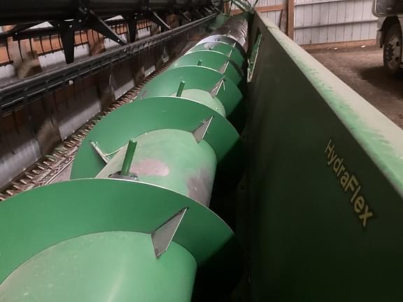 Image of John Deere 635F equipment image 3
