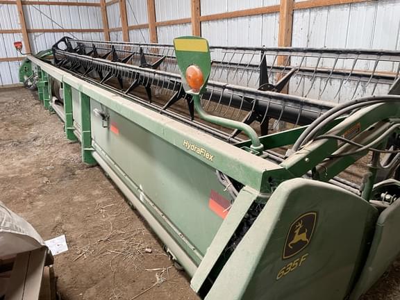 Image of John Deere 635F equipment image 2