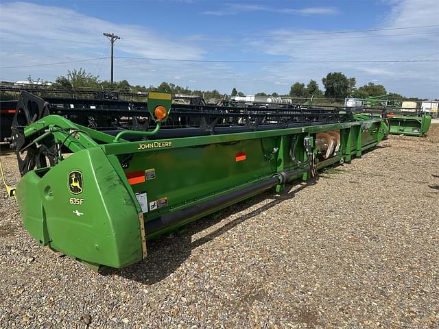 Image of John Deere 635F equipment image 4