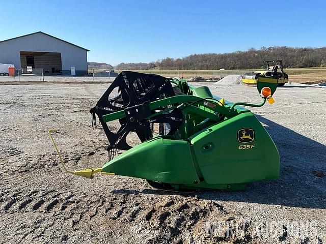 Image of John Deere 635F equipment image 1