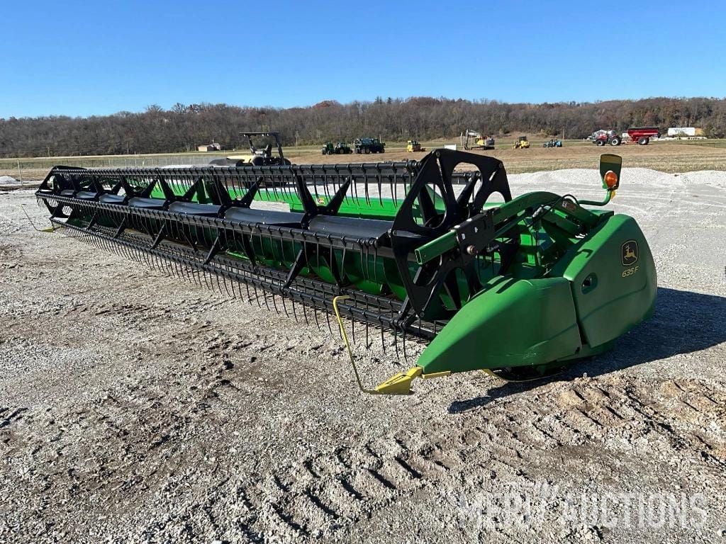 Main image John Deere 635F