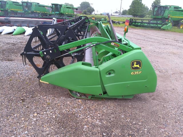 Image of John Deere 635F equipment image 1