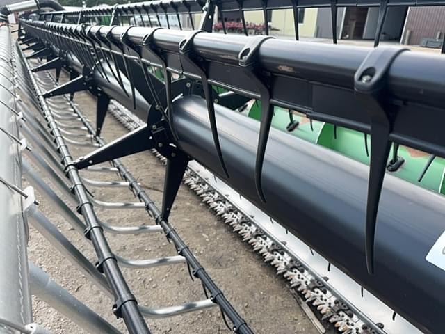 Image of John Deere 635F equipment image 4