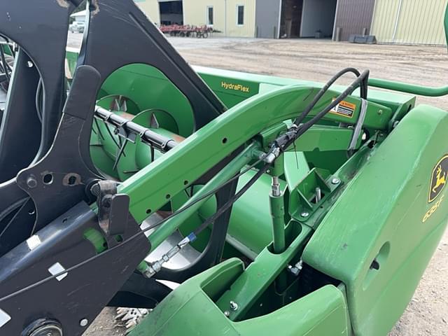 Image of John Deere 635F equipment image 3