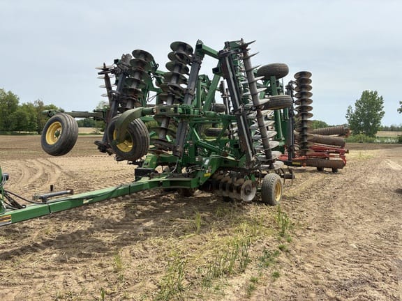 2010 John Deere 637 Equipment Image0