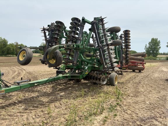 Image of John Deere 637 Primary image