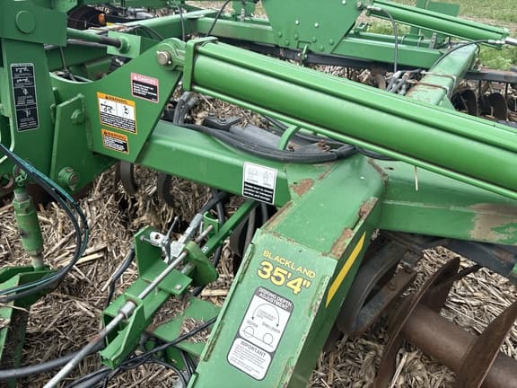 Image of John Deere 637 equipment image 4