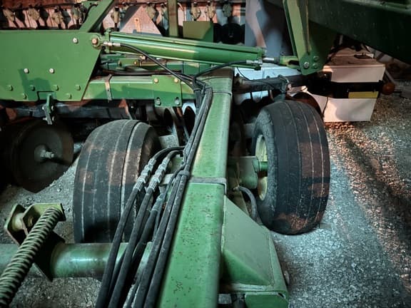 Image of John Deere 637 equipment image 2