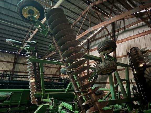 Image of John Deere 637 equipment image 3