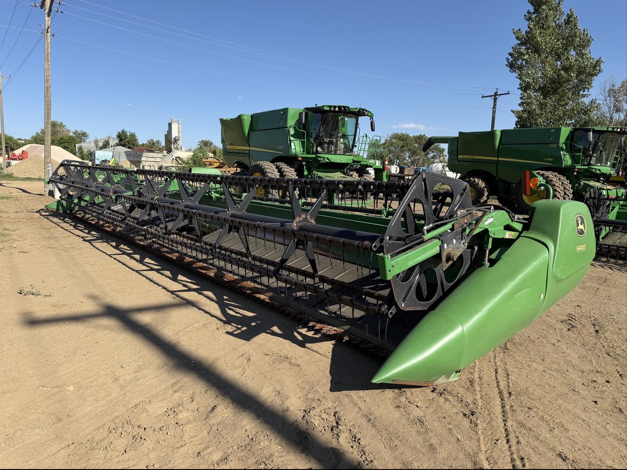 2010 John Deere 640D Equipment Image0