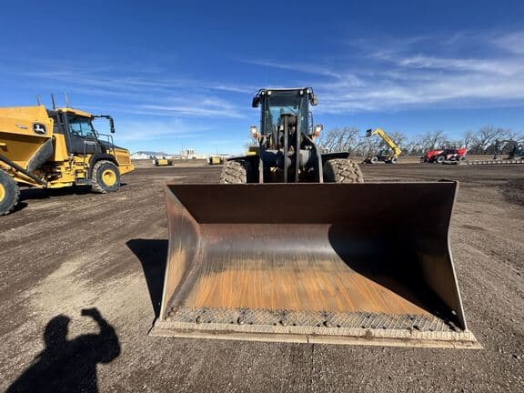 Image of John Deere 644K equipment image 1