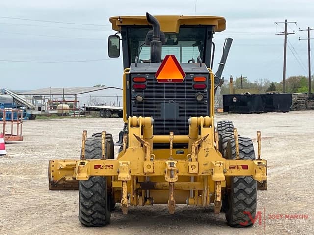 Image of John Deere 670G equipment image 3