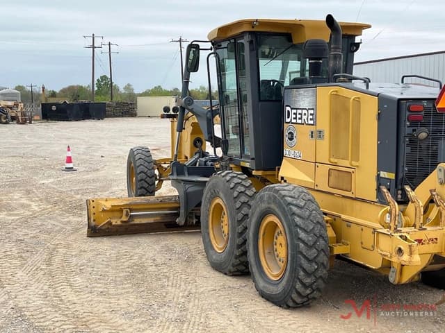 Image of John Deere 670G equipment image 4