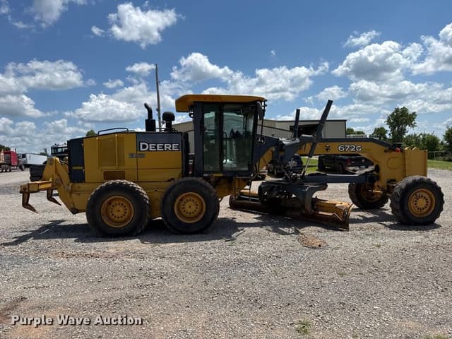 Image of John Deere 672G equipment image 3