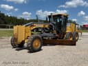 2010 John Deere 672G Image