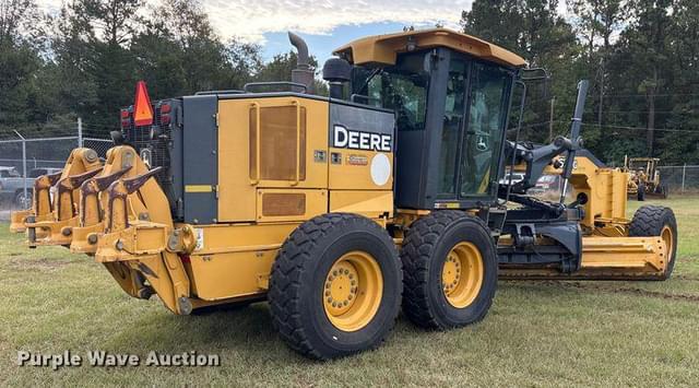 Image of John Deere 672G equipment image 3