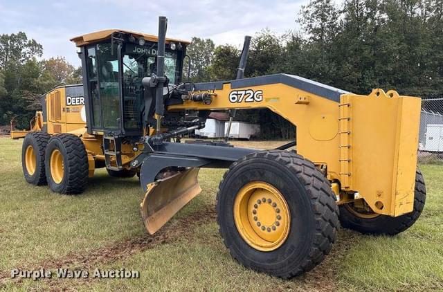 Image of John Deere 672G equipment image 2