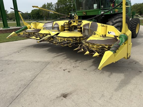 2010 John Deere 678 Equipment Image0