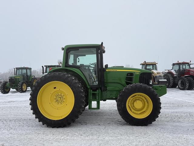 Image of John Deere 7130 equipment image 3