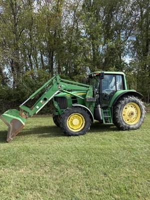 2010 John Deere 7130 Image
