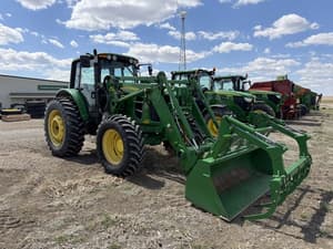 2010 John Deere 7130 Image