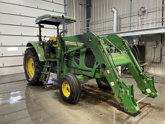 Image of John Deere 7130 equipment image 1