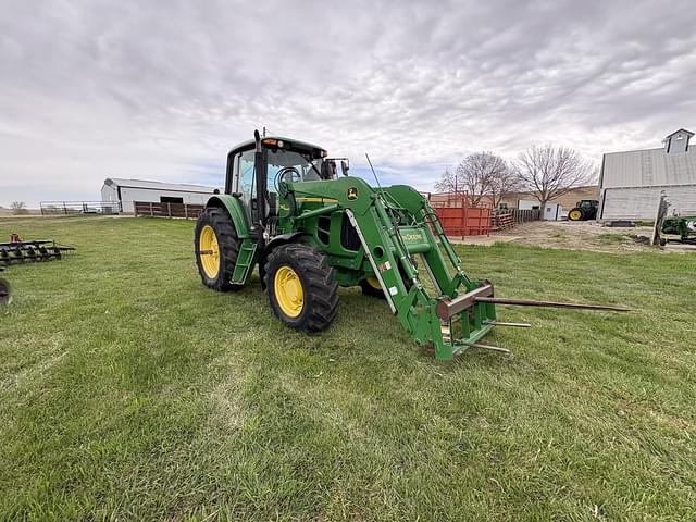 Image of John Deere 7130 equipment image 2