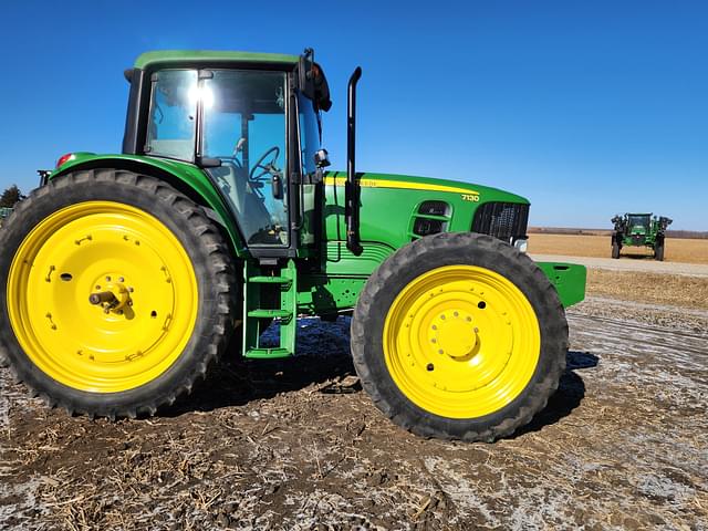 Image of John Deere 7130 equipment image 4