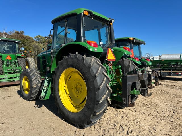 Image of John Deere 7130 equipment image 3