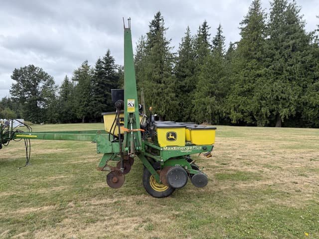Image of John Deere 1770 equipment image 1